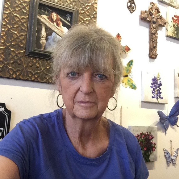 Meet your Posher, Kathy - Picture 2 of 2